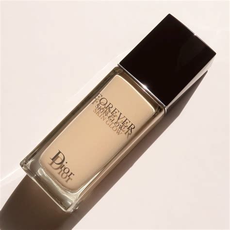 dior forever skin glow water or silicone based|Dior Forever Skin glow boots.